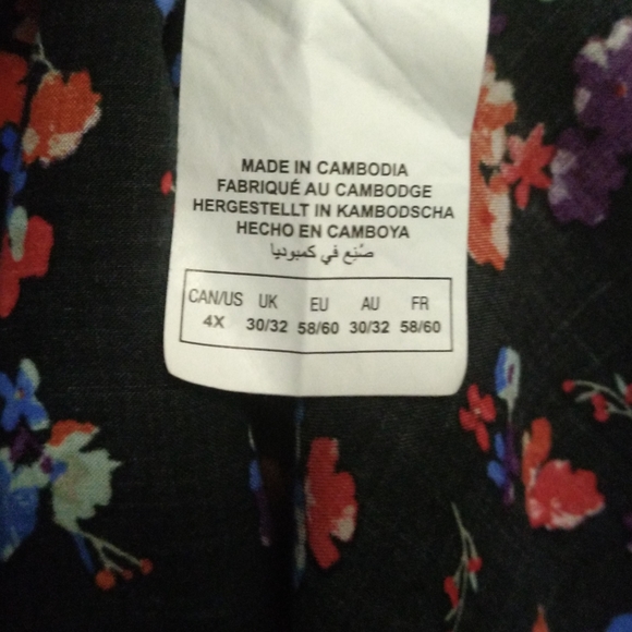 Blue and Red Flowered Blouse - Picture 5 of 5